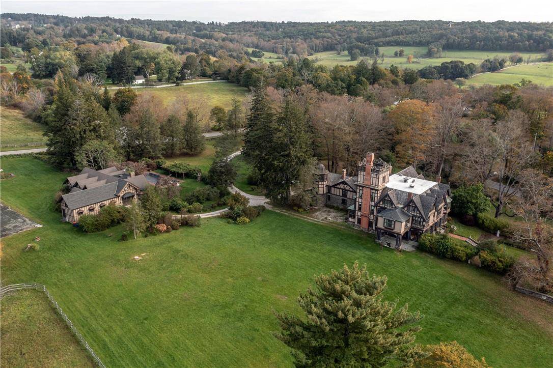 Pawling, NY 12564,618 Quaker Hill RD