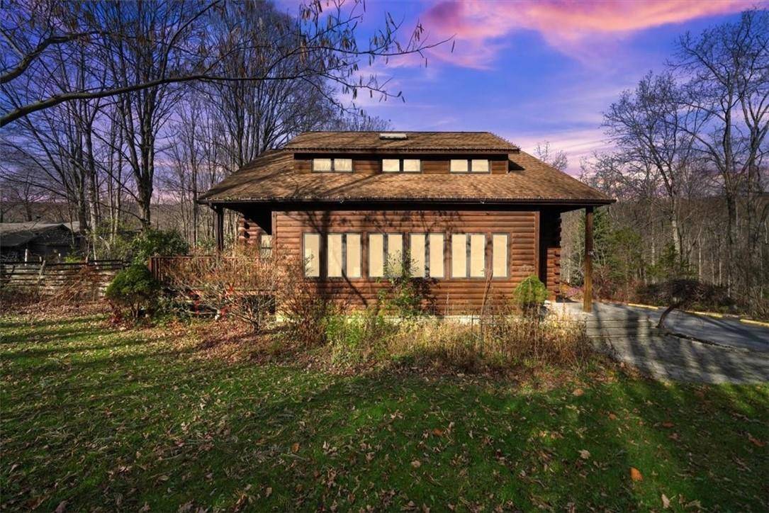 Warwick, NY 10990,52 Cascade RD