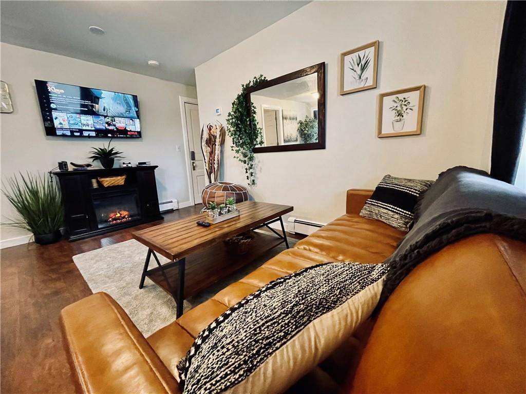 Warwick, NY 10990,31 Main ST #3G