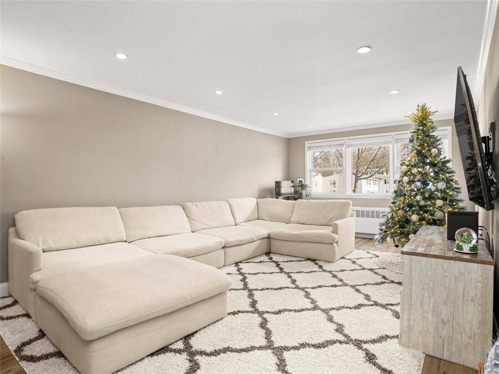 Rye Brook, NY 10573,55 Avon CIR #D