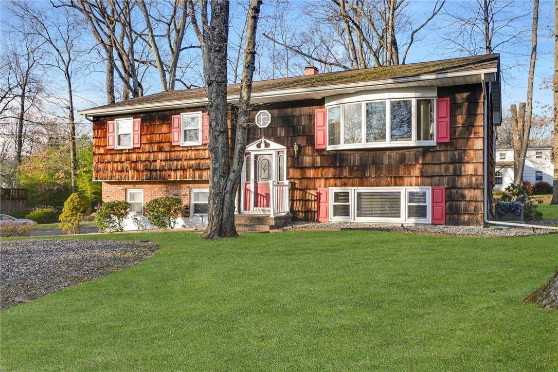 New City, NY 10956,8 Carriage LN