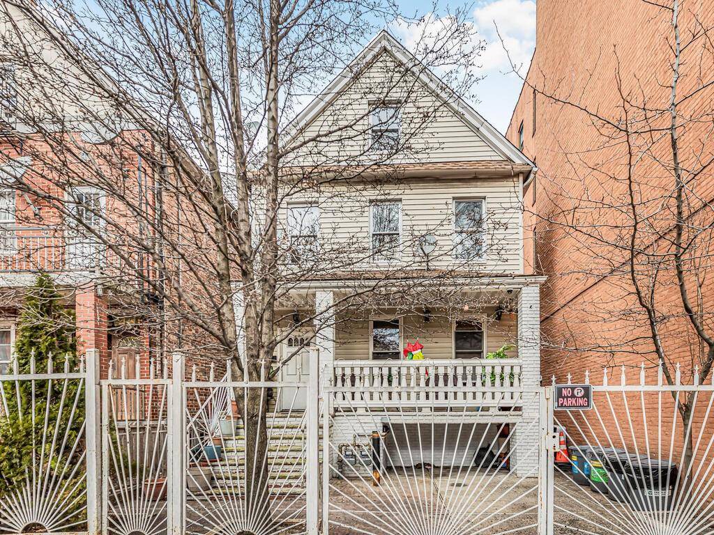 Bronx, NY 10458,257 E 201st ST
