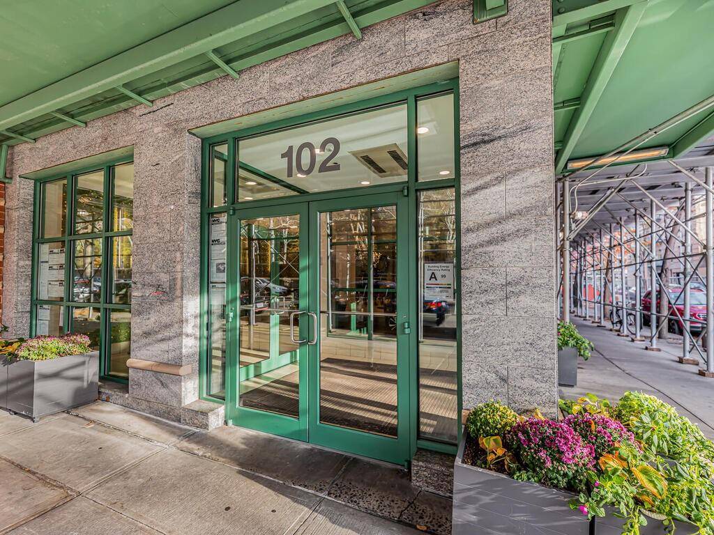 New York (manhattan), NY 10039,102 Bradhurst AVE #613