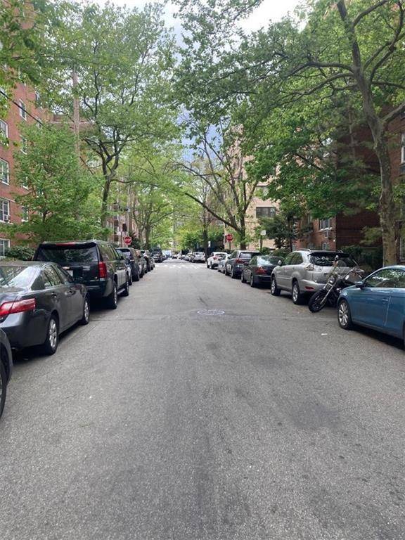 Forest Hills, NY 11375,110-20 71st ST #219