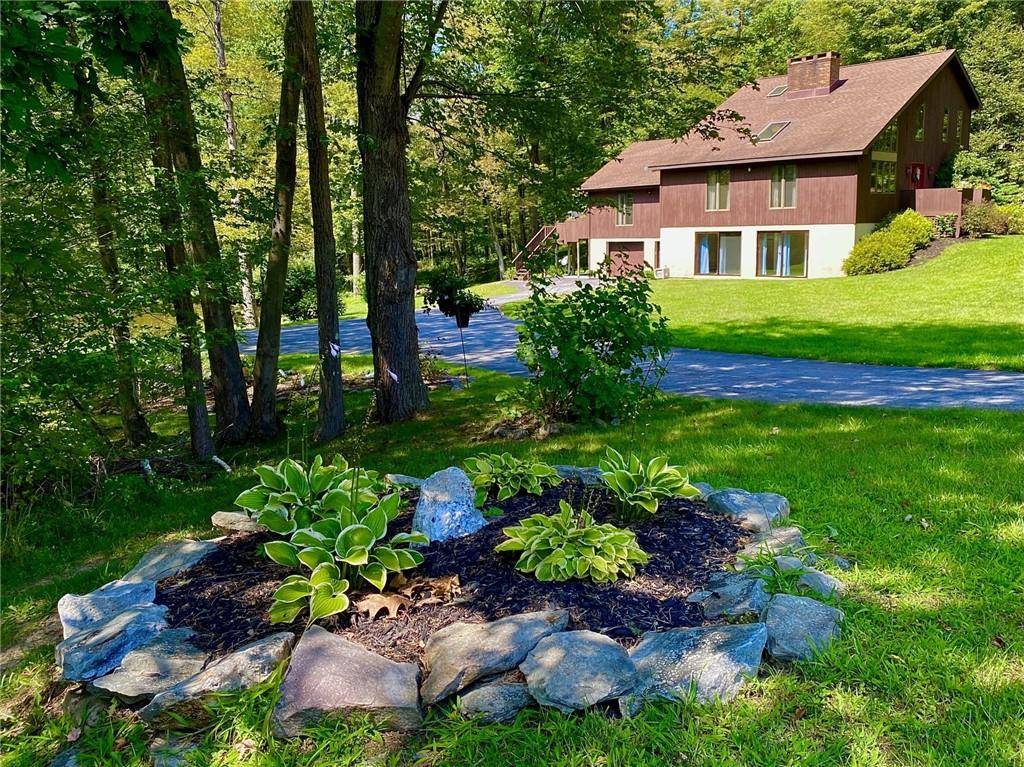 Rhinebeck, NY 12572,9 Charles