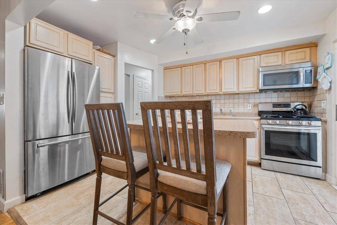 Spring Valley, NY 10977,19 Mallory RD