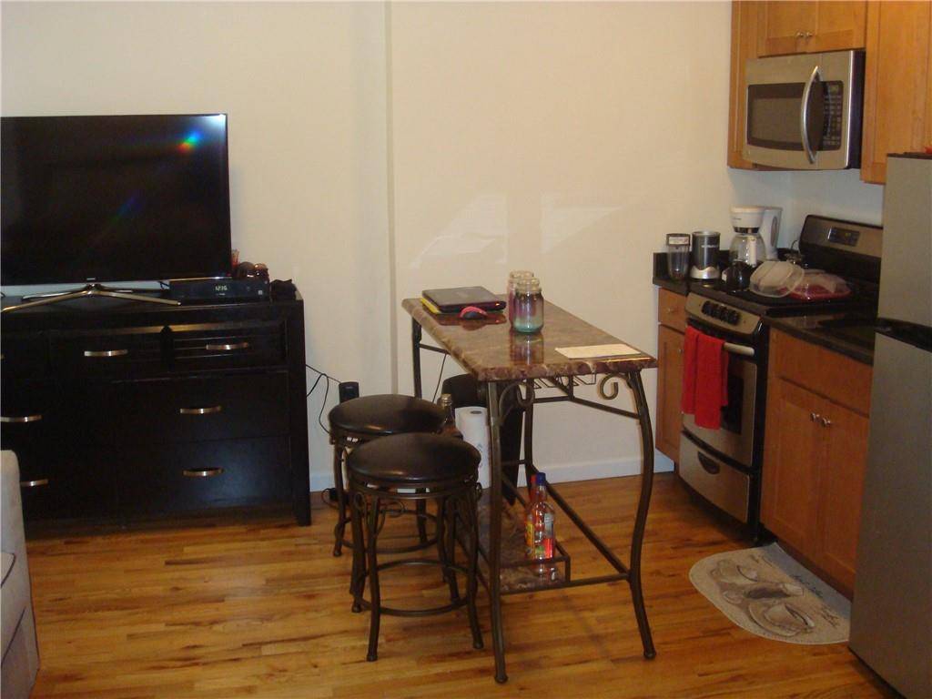 Nyack, NY 10960,122 Main ST #303