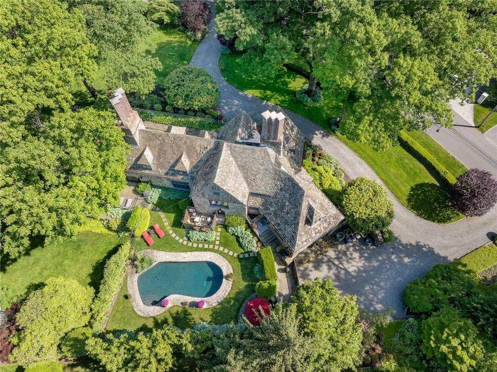 Bronxville, NY 10708,27 Hampshire RD