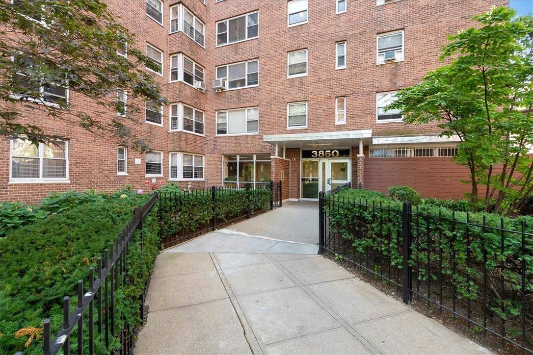 Bronx, NY 10463,3850 Sedgwick AVE #8G