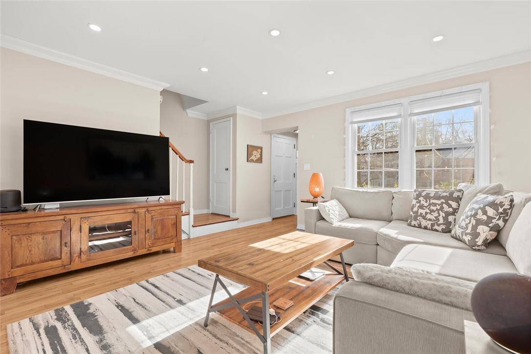 Larchmont, NY 10538,21 Elkan RD