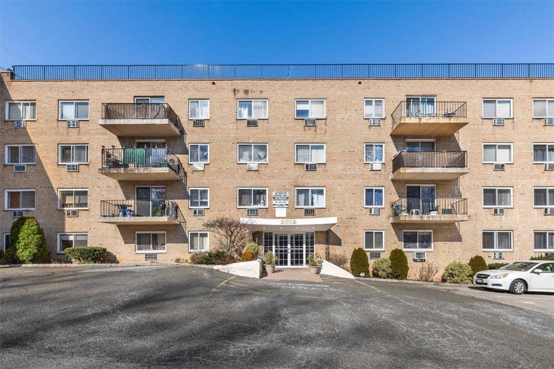 Yonkers, NY 10710,2035 Central park AVE #1P