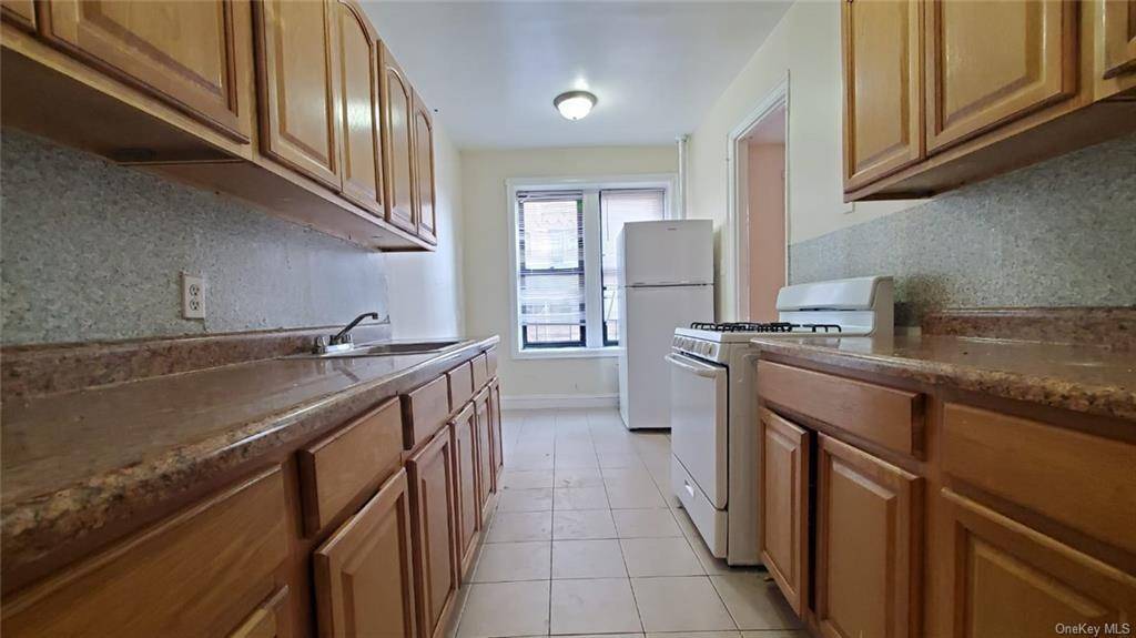 Bronx, NY 10462,2075 Wallace AVE #546