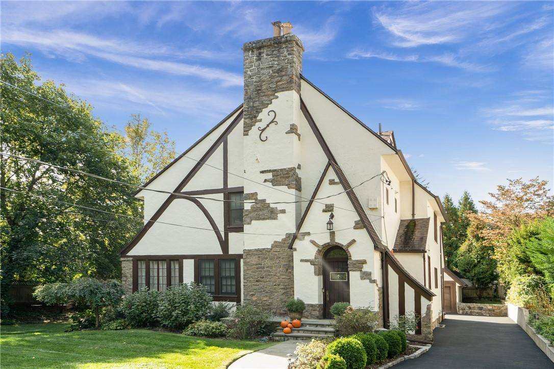 Scarsdale, NY 10583,80 Huntington AVE