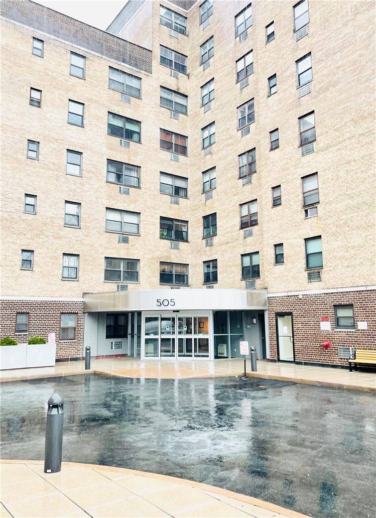 White Plains, NY 10606,505 Central AVE #609