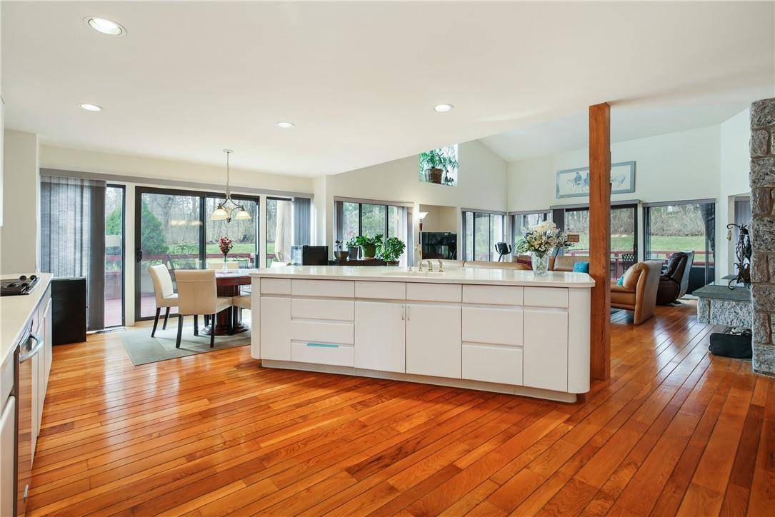 Purchase, NY 10577,7 Harrows LN