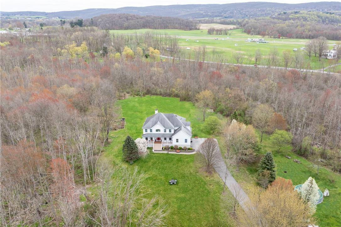 Stormville, NY 12582,30 Moonlight DR