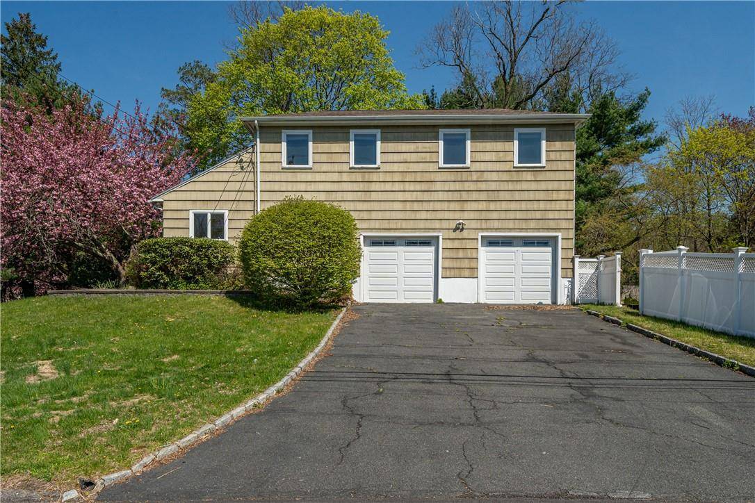 White Plains, NY 10603,209 Woodhampton DR