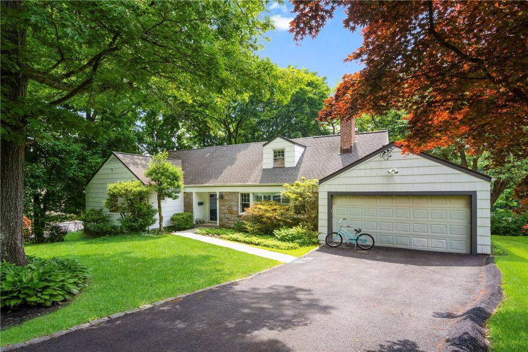 Larchmont, NY 10538,8 Highridge RD