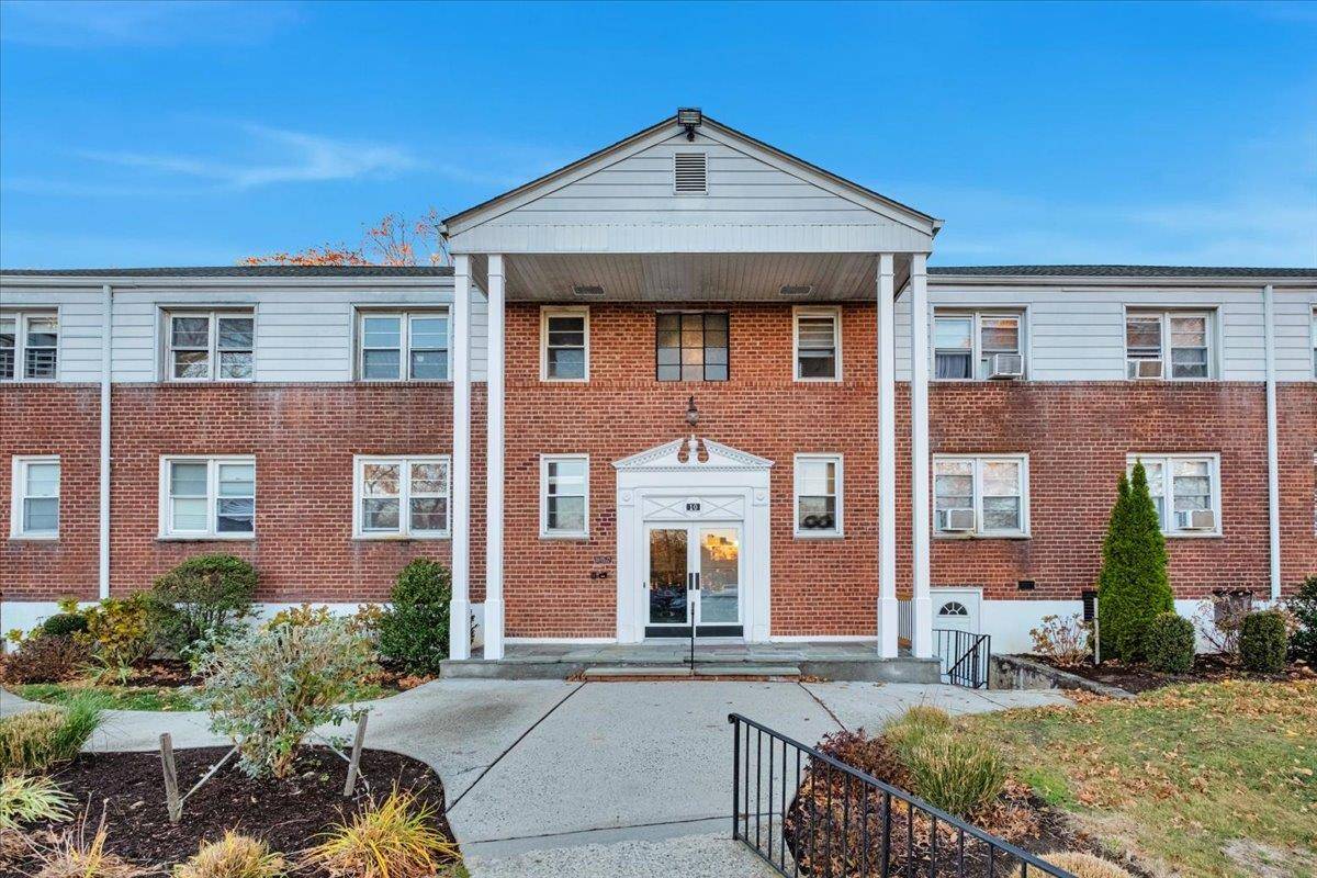 Harrison, NY 10528,10 SOUTH RD #2E