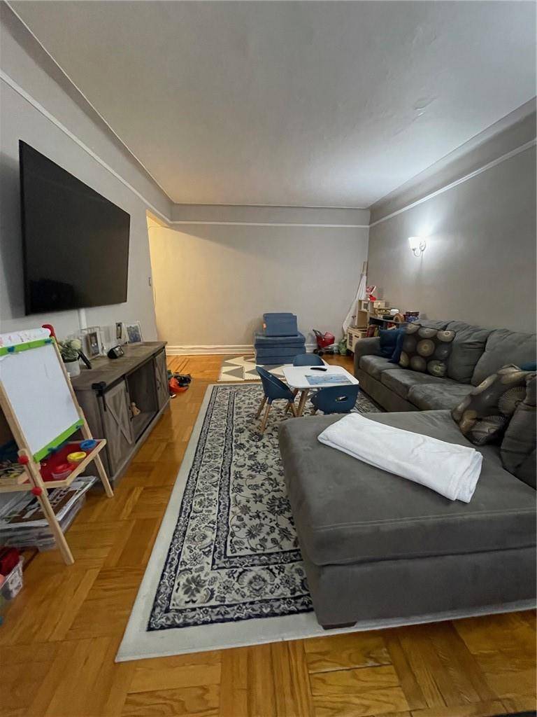 White Plains, NY 10605,10 NOSBAND AVE #4J