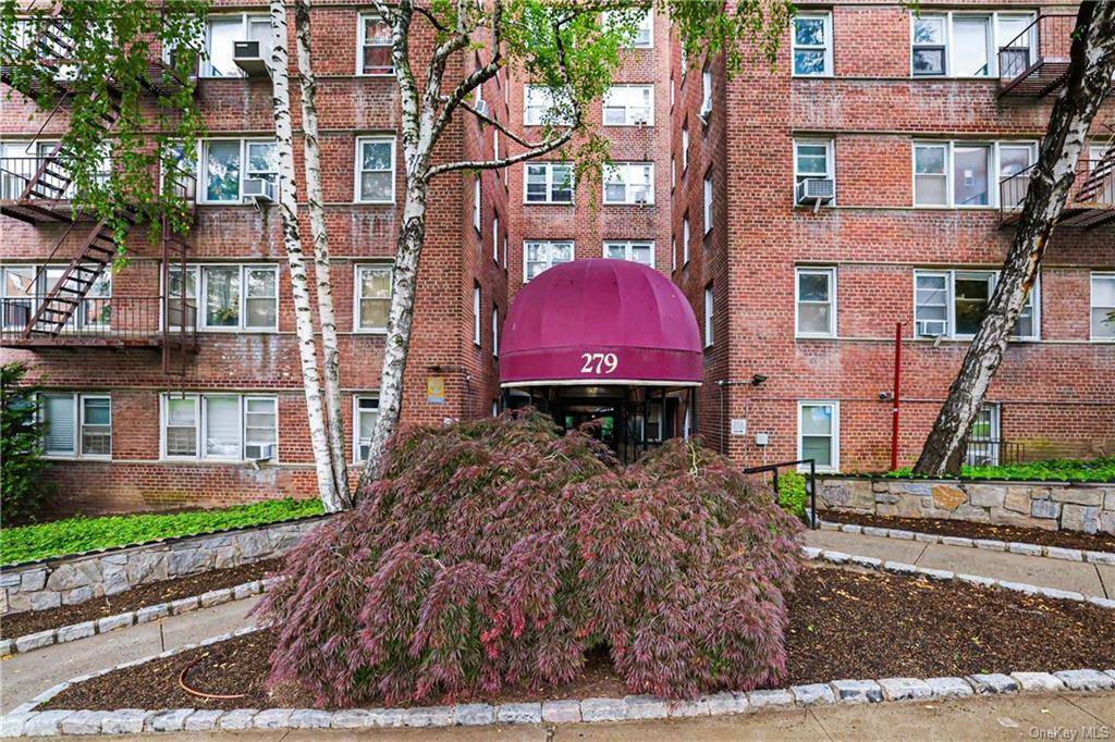 Yonkers, NY 10701,279 N Broadway #2L