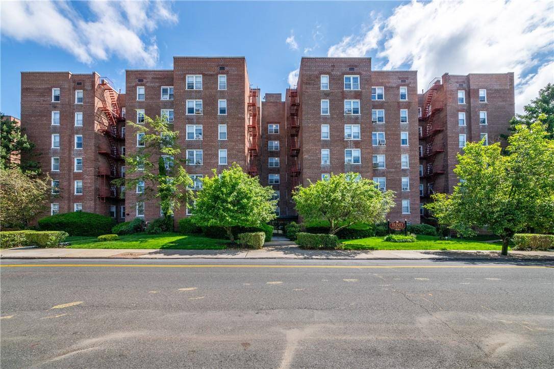 New Rochelle, NY 10805,126 Church ST #2L