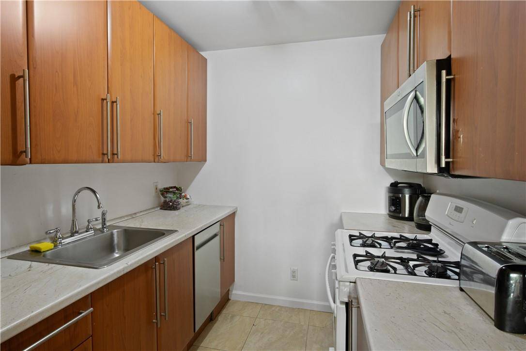 Brooklyn, NY 11235,2805 Ocean Pkwy #2B