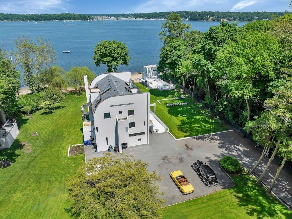 Sands Point, NY 11050,27 Astor LN