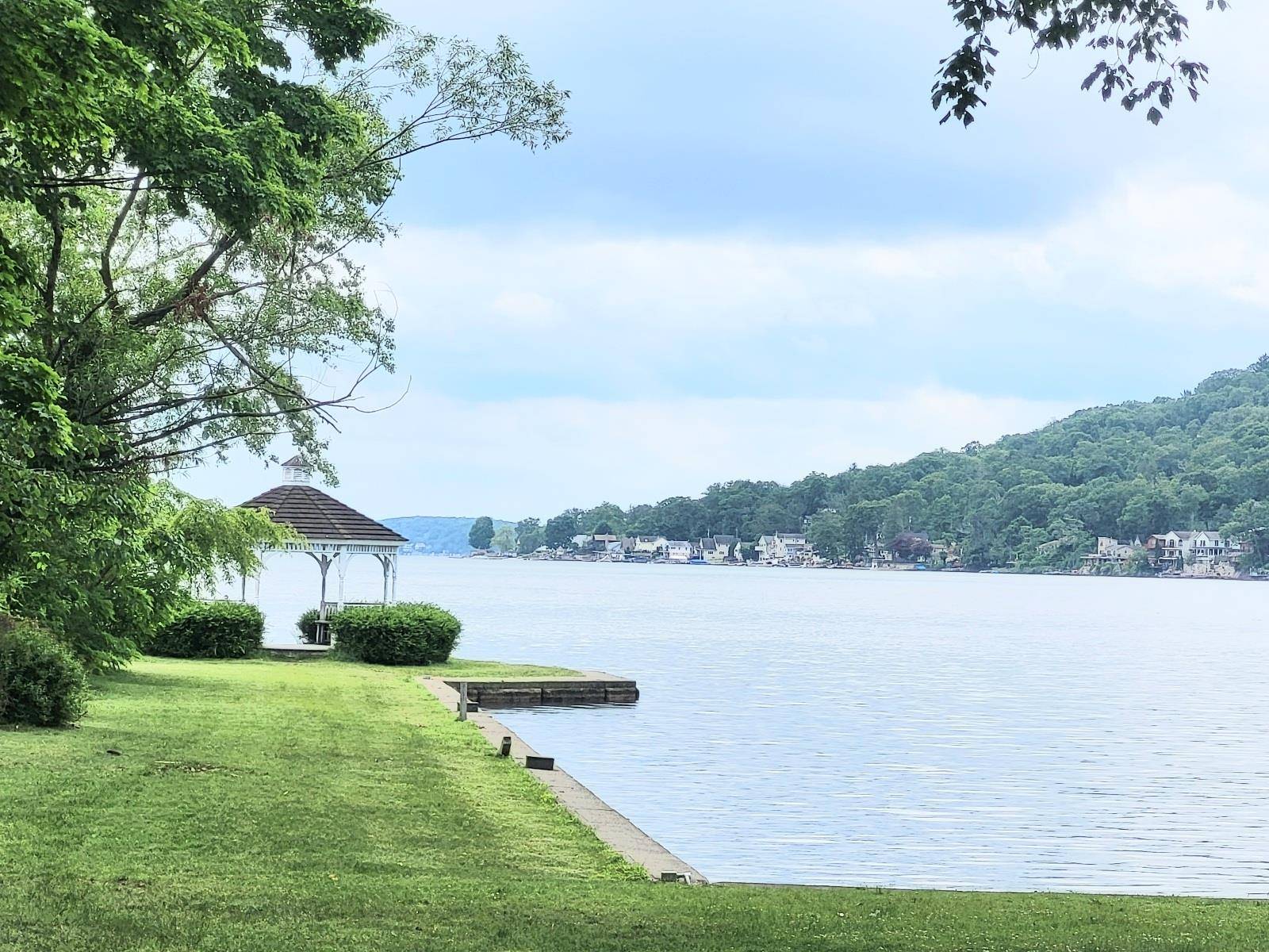 Greenwood Lake, NY 10925,13 Walnut ST