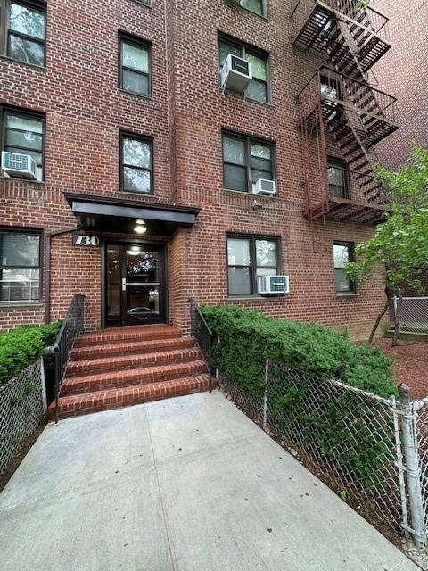 Bronx, NY 10466,730 E 232nd ST #1C