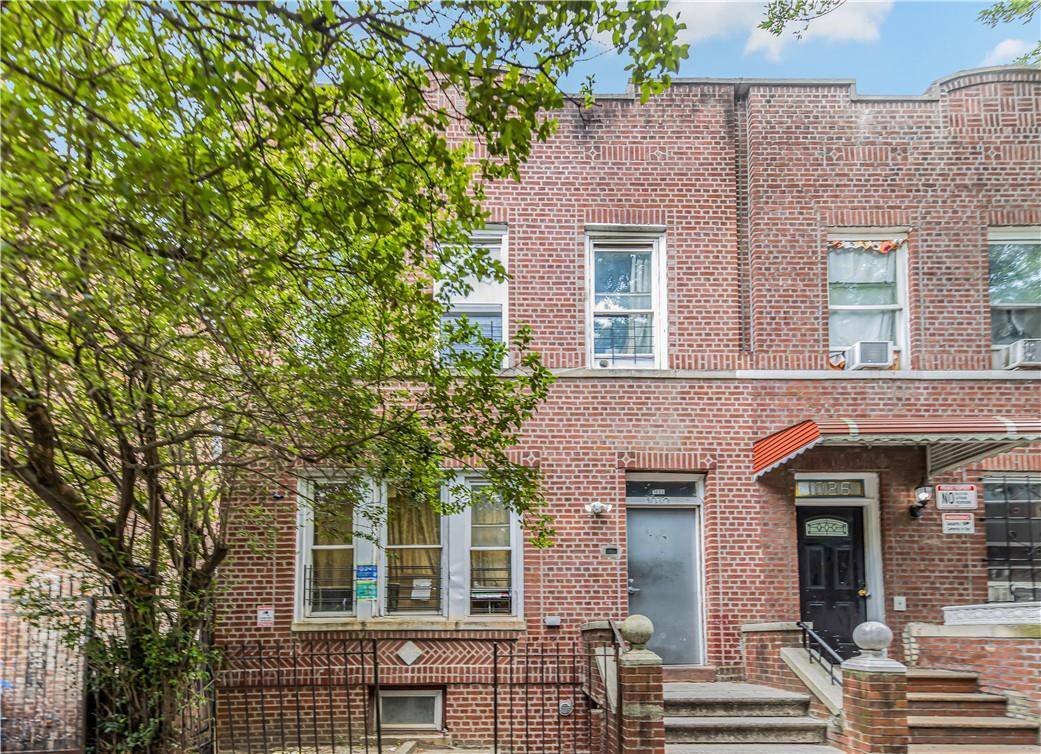 Bronx, NY 10459,1030 Longfellow AVE