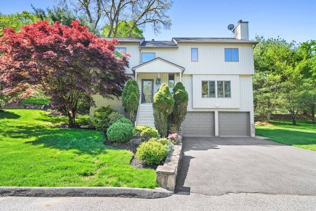 Somers, NY 10589,216 Briarwood DR