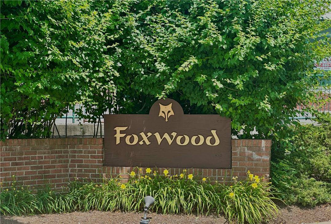 Mount Kisco, NY 10549,28 Foxwood CIR