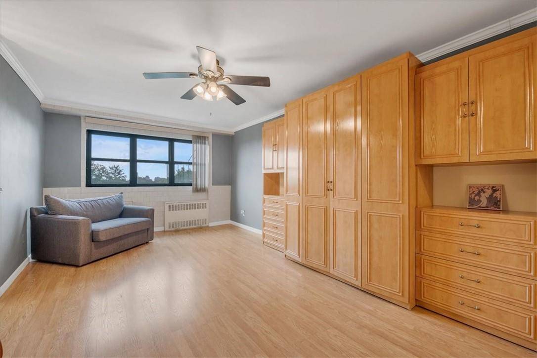 Bronx, NY 10470,4200 Herkimer PL #6C