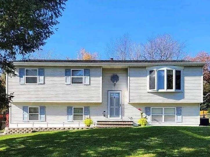 Chester, NY 10918,3 Seely RD