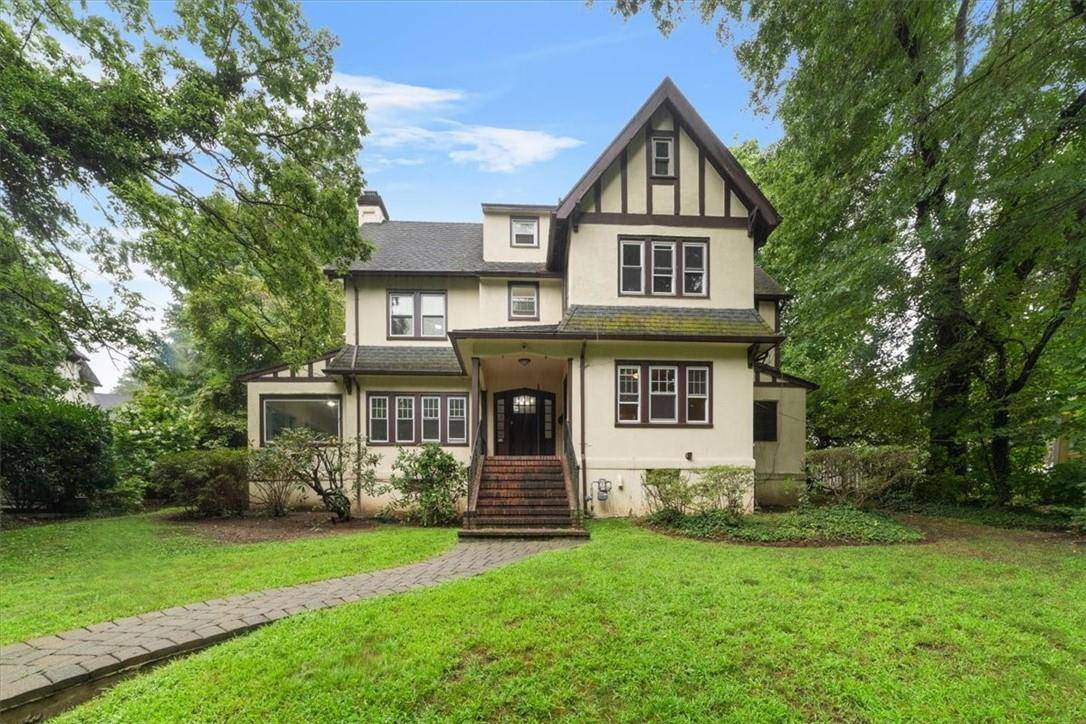 Bronxville, NY 10708,11 Brookside CIR