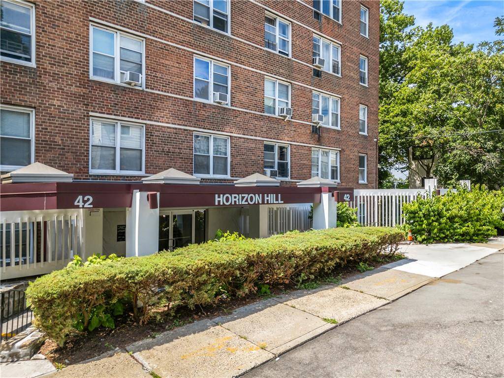 Yonkers, NY 10701,42 Pine ST #6A