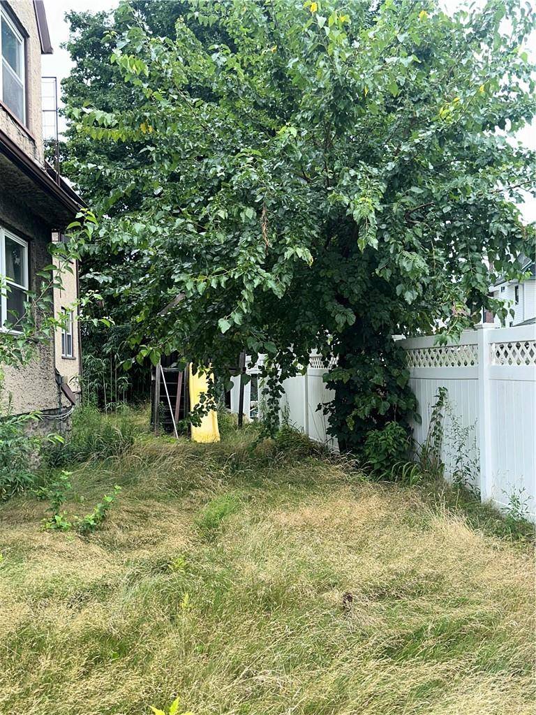 Mount Vernon, NY 10553,279 Bedford AVE
