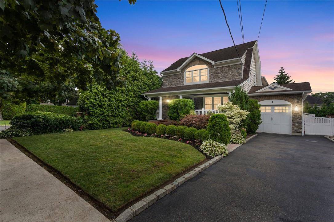 Rockville Centre, NY 11570,70 Reid AVE