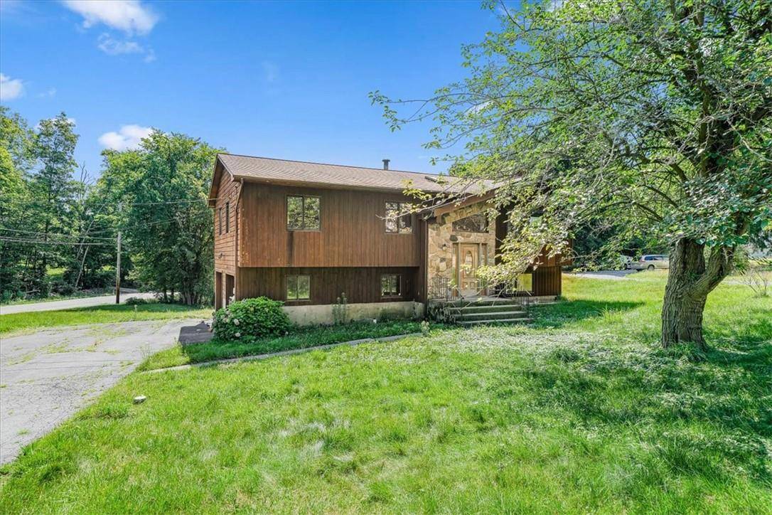 Highland Mills, NY 10930,3 Burrow DR