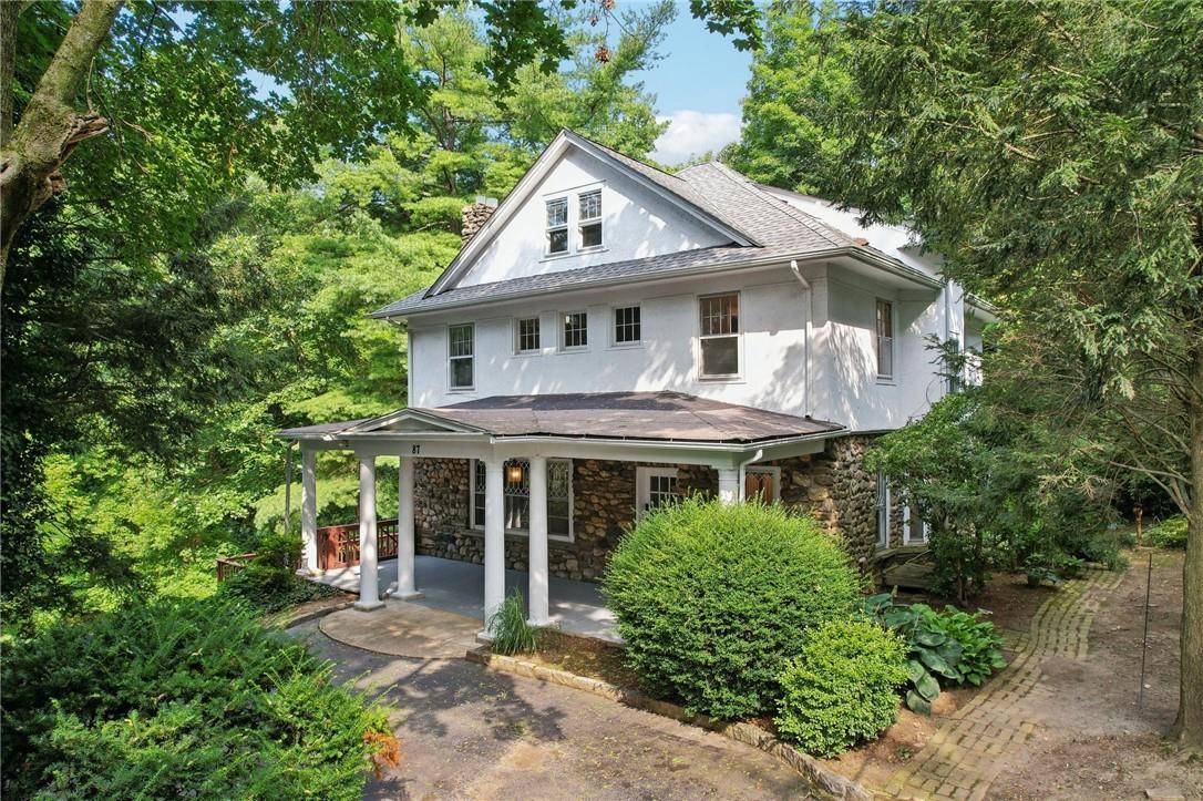 White Plains, NY 10605,87 Saxon Woods RD