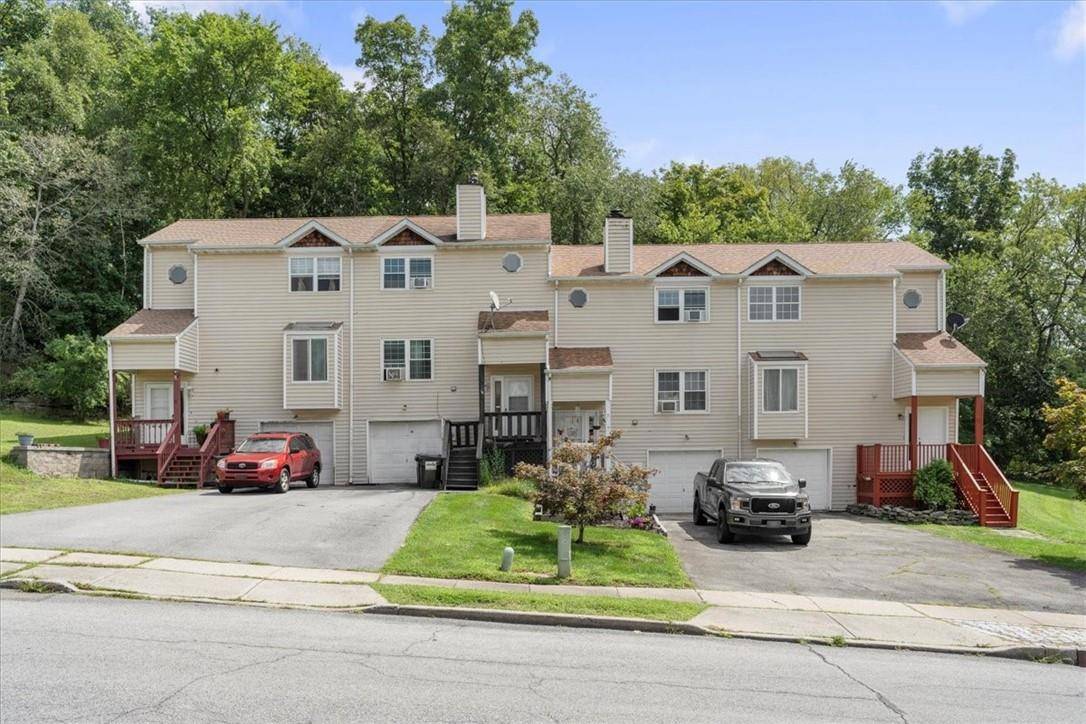 Washingtonville, NY 10992,10 Revere CIR