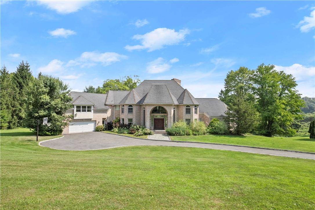 Armonk, NY 10504,4 Fawn LN