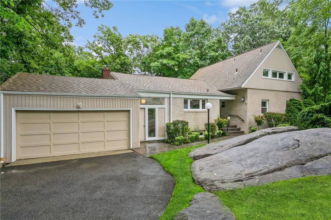 New Rochelle, NY 10804,183 Wood Hollow LN