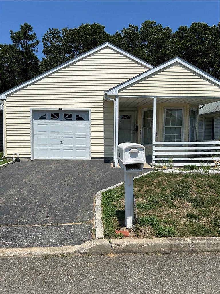 Manorville, NY 11949,418 Village CIR