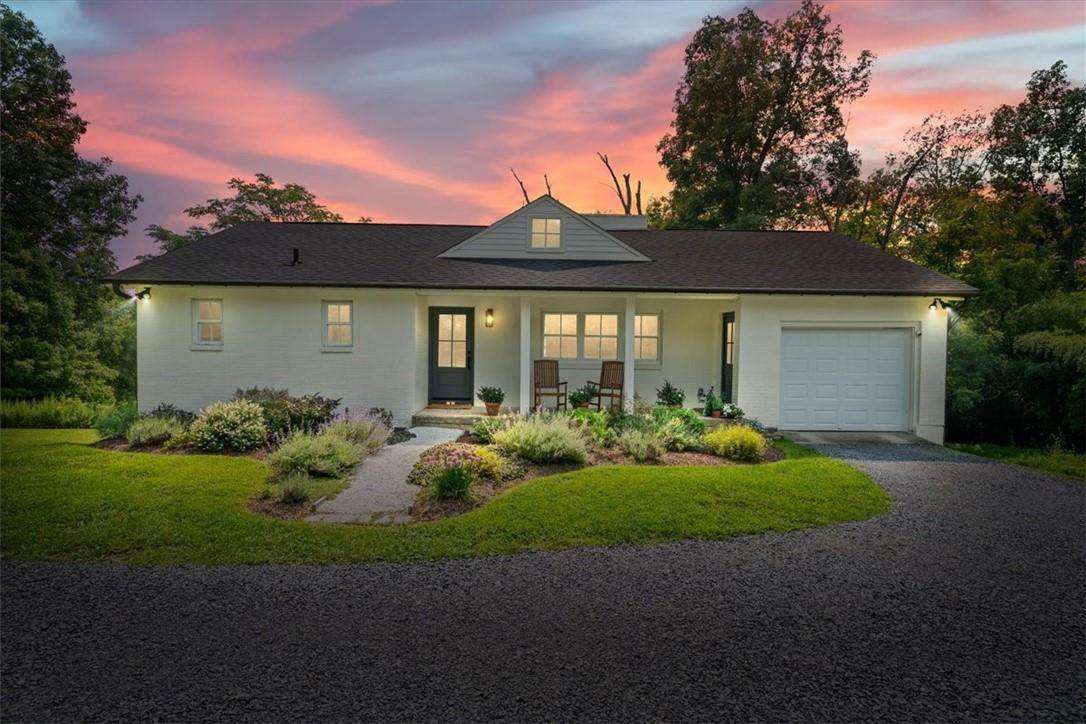 Warwick, NY 10990,15 Distillery RD