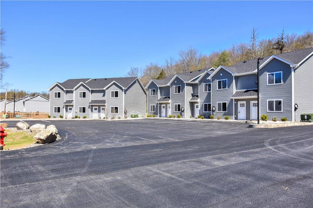 Saugerties, NY 12477,42 LEVY PL