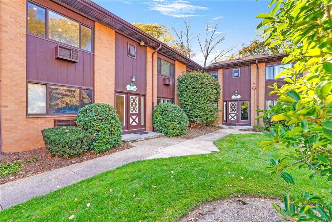 Piermont, NY 10968,2 W Lawrence Park DR #11