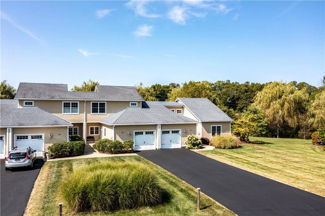 Rhinebeck, NY 12572,385 Laurel LN