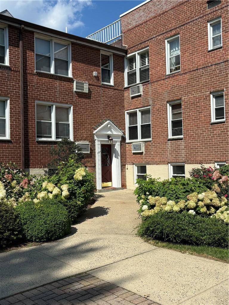 Mamaroneck, NY 10543,704 Palmer CT #1E